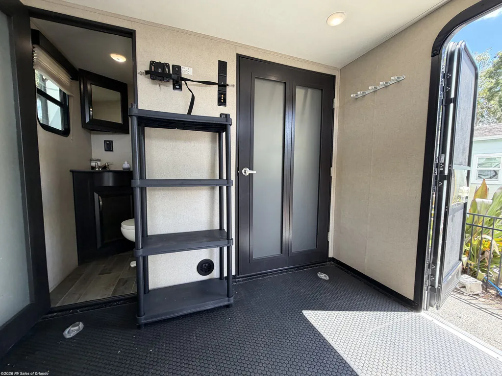 2018 Dutchmen Voltage Triton 3551, Photos photo 18