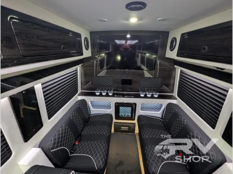 2026 OGV Luxury Coach VCRUISE 10OB - Photo 3