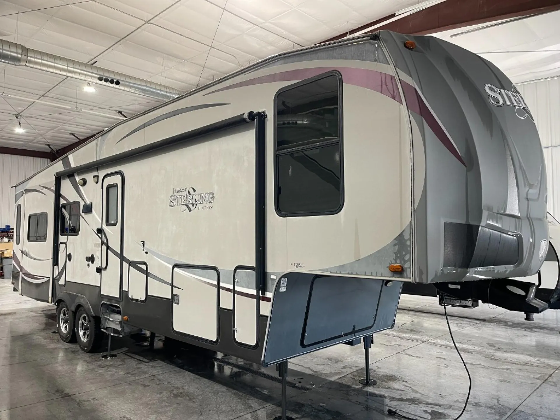 2013 Forest River Wildcat Sterling 32RL - Photo 2