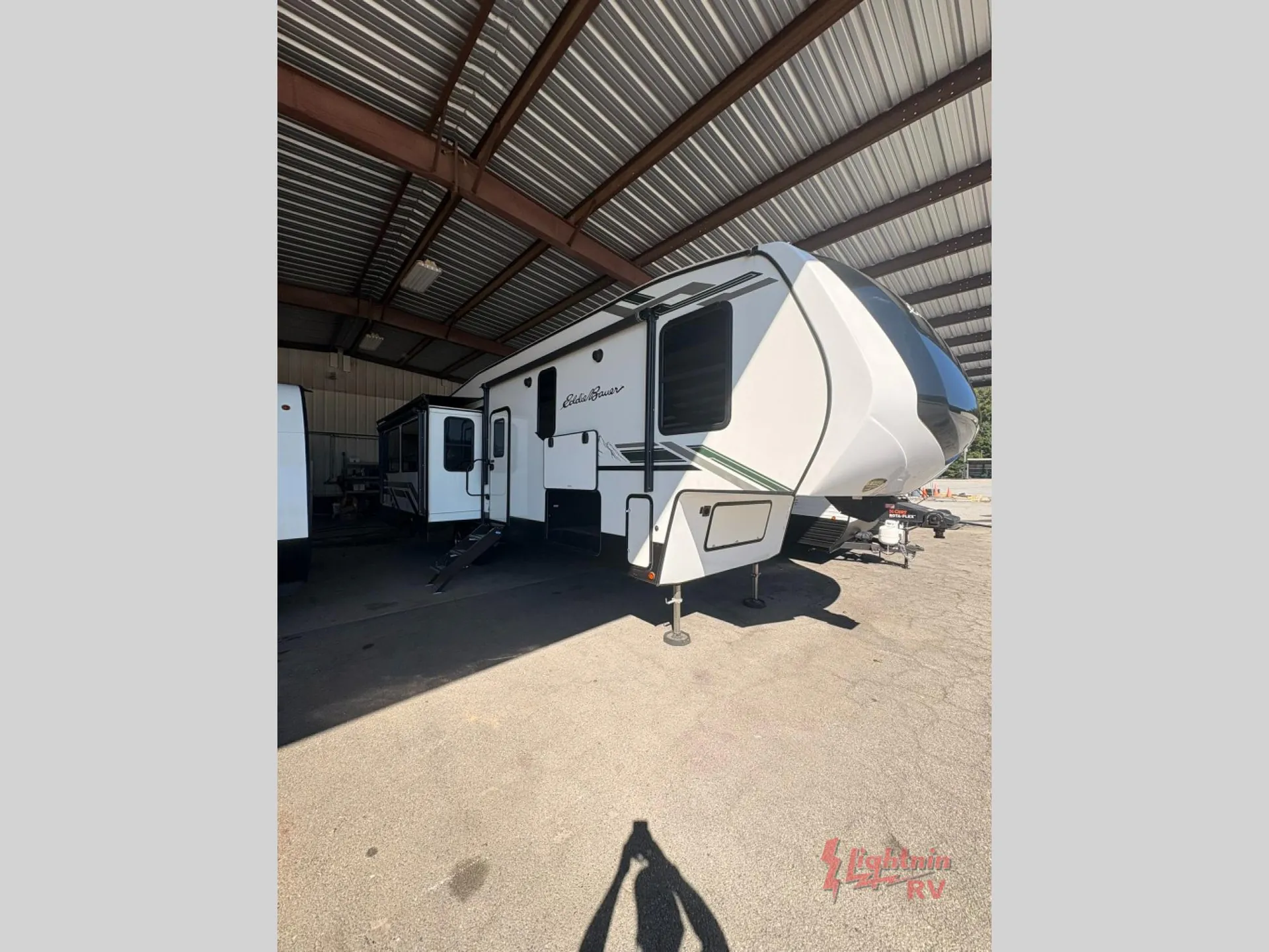 2024 Dutchmen Eddie Bauer 310RL - Photo 3