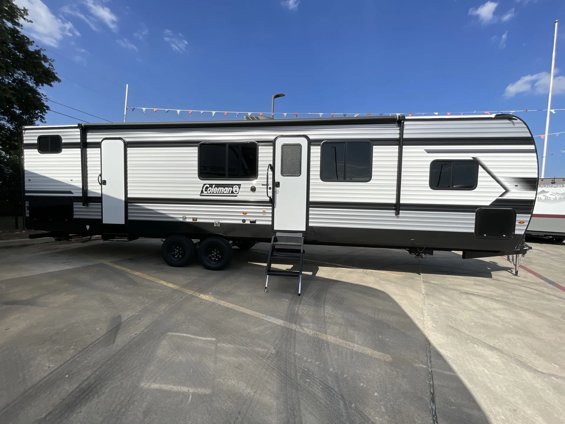 2026 Keystone Coleman Lantern 32BHS — campside