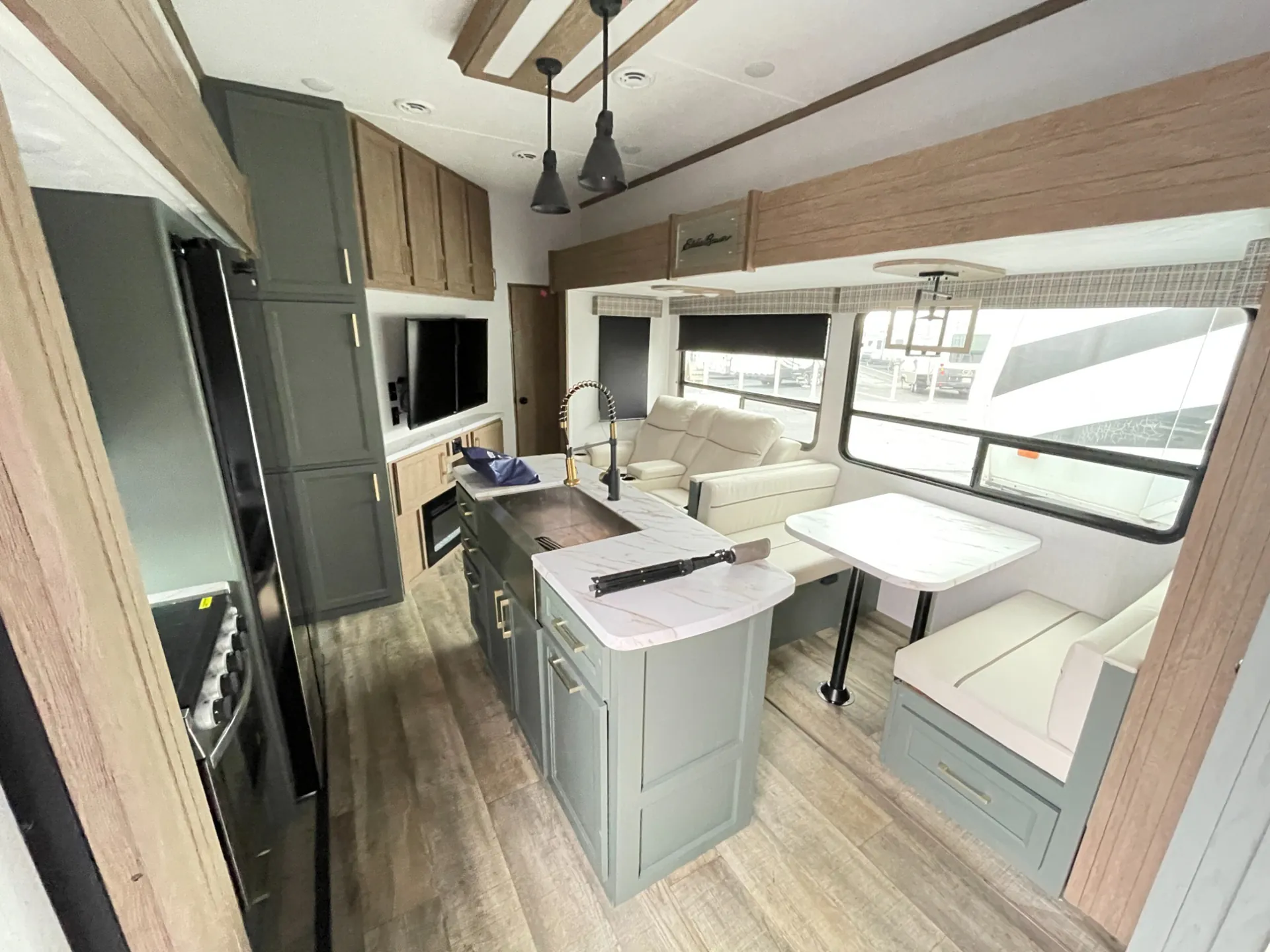 2024 Dutchmen Eddie Bauer 360LF - Photo 2