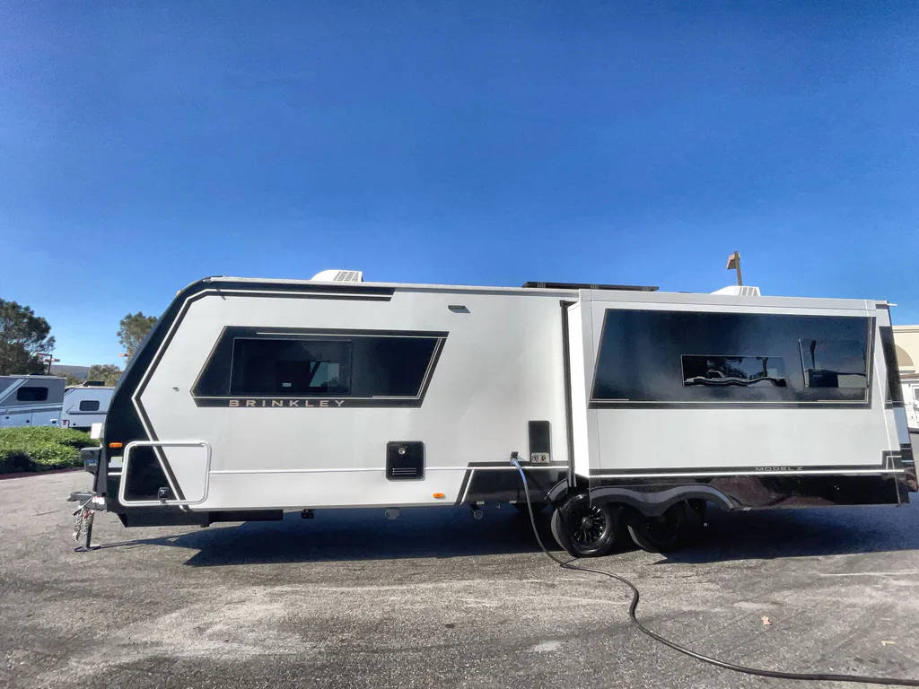 2026 Brinkley Model Z Air 297, Photos photo 4