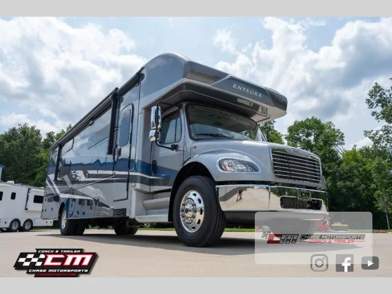 2024 Entegra Coach Accolade 37L - Photo 2