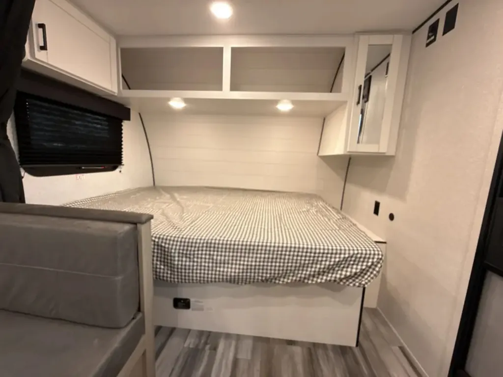2027 Jayco Jay Flight 175FQ, Photos photo 4