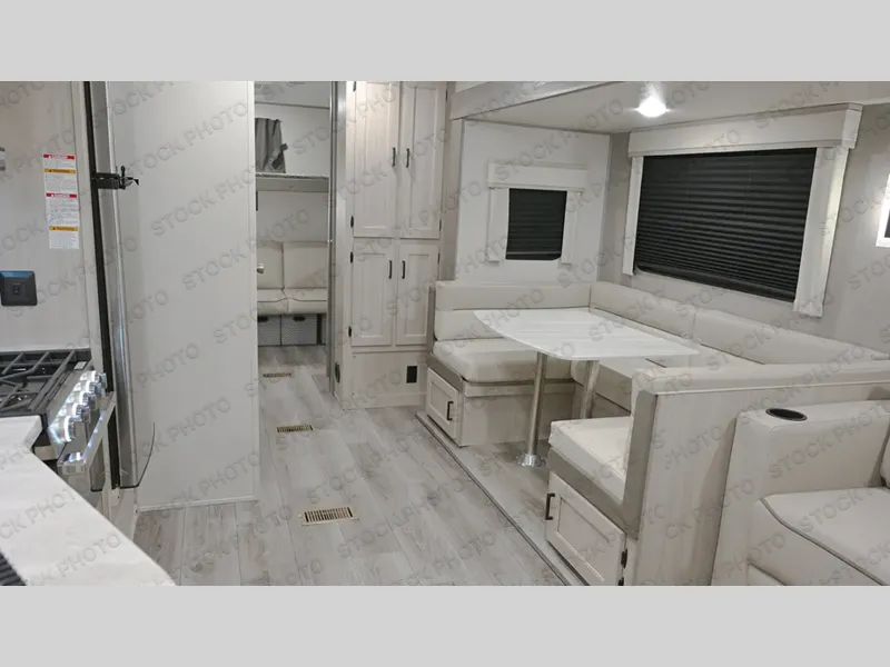 2024 Coachmen Catalina Legacy Edition 293QBCK - Photo 3