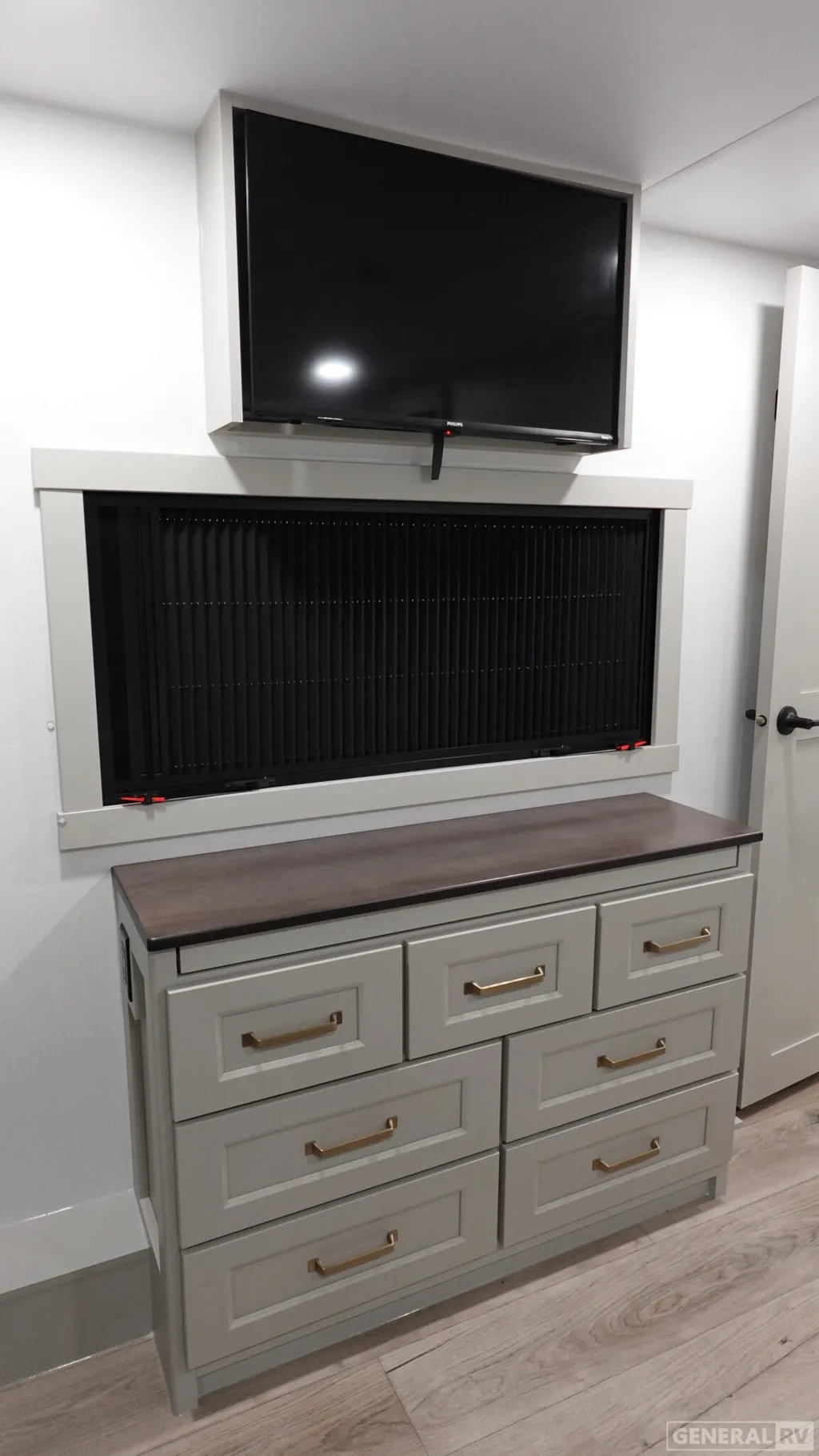 2026 Brinkley Model G 3950, Photos photo 12