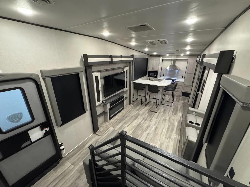 2021 Keystone Sprinter Limited 3550MLS - Photo 3