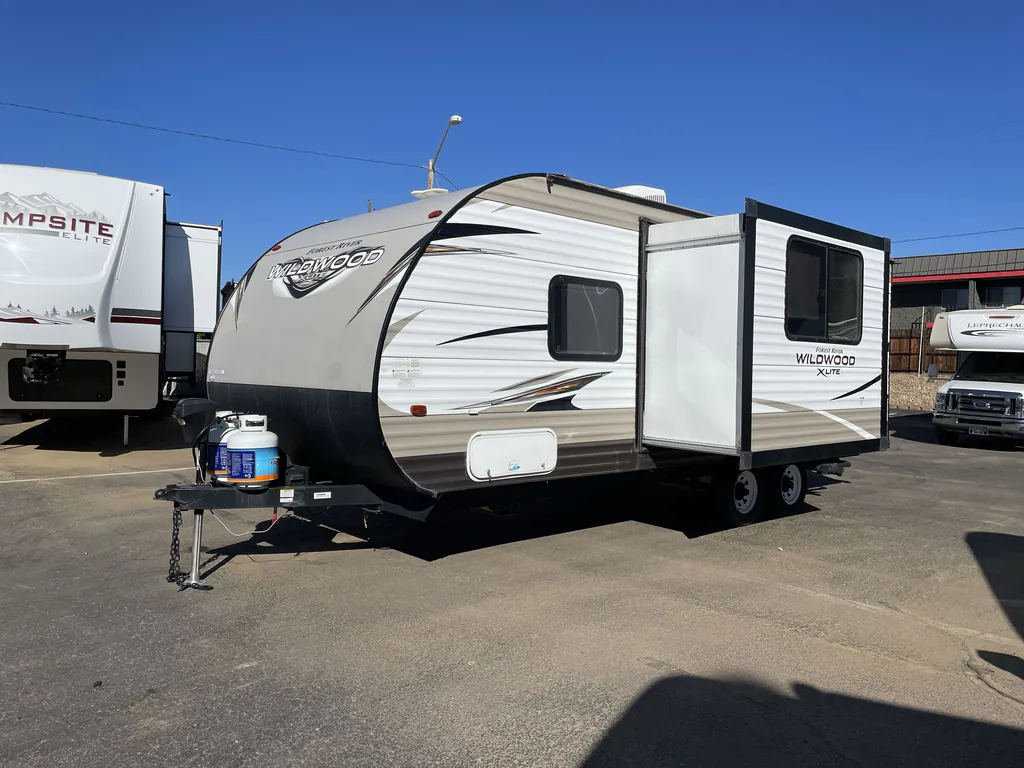 2018 Forest River Wildwood X-Lite 233RBXL, Photos photo 4