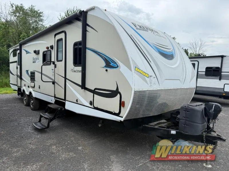2018 Coachmen Freedom Express 310BHDS - Photo 2