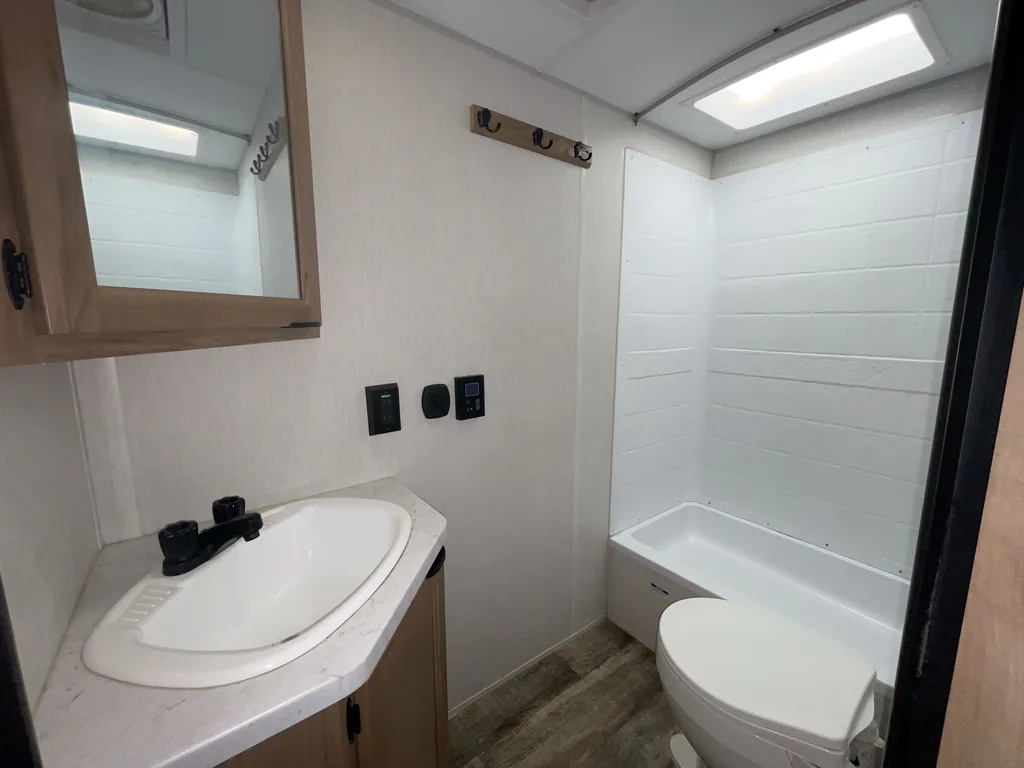 2024 Forest River Cherokee Wolf Den 272BRB, Photos photo 16