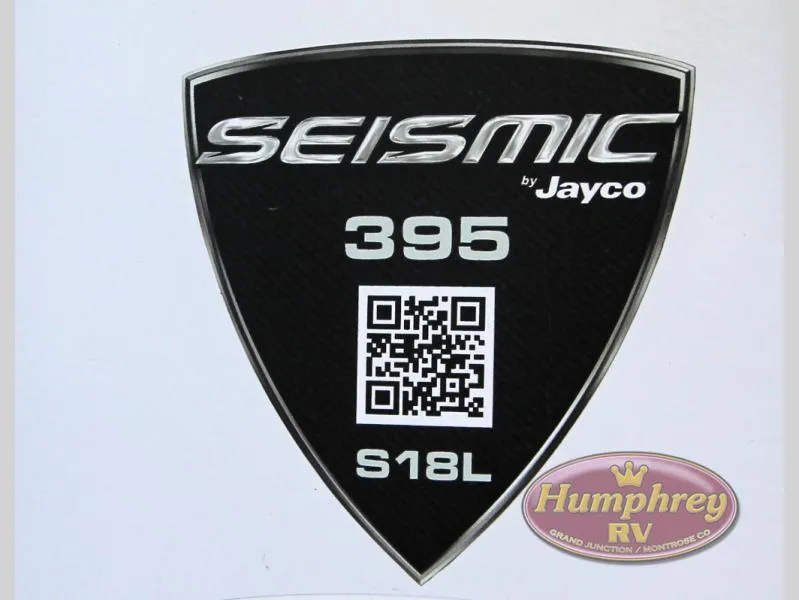 2025 Jayco Seismic 395 - Photo 3