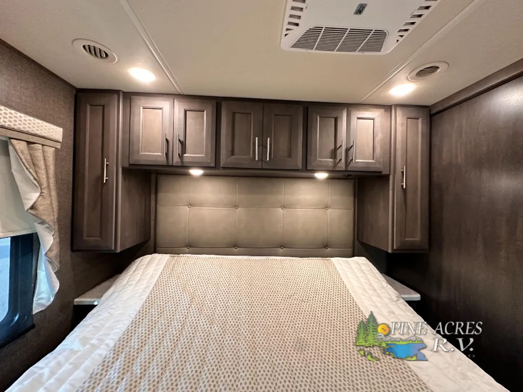 2022 Thor Motor Coach Challenger 35MQ, Photos photo 45