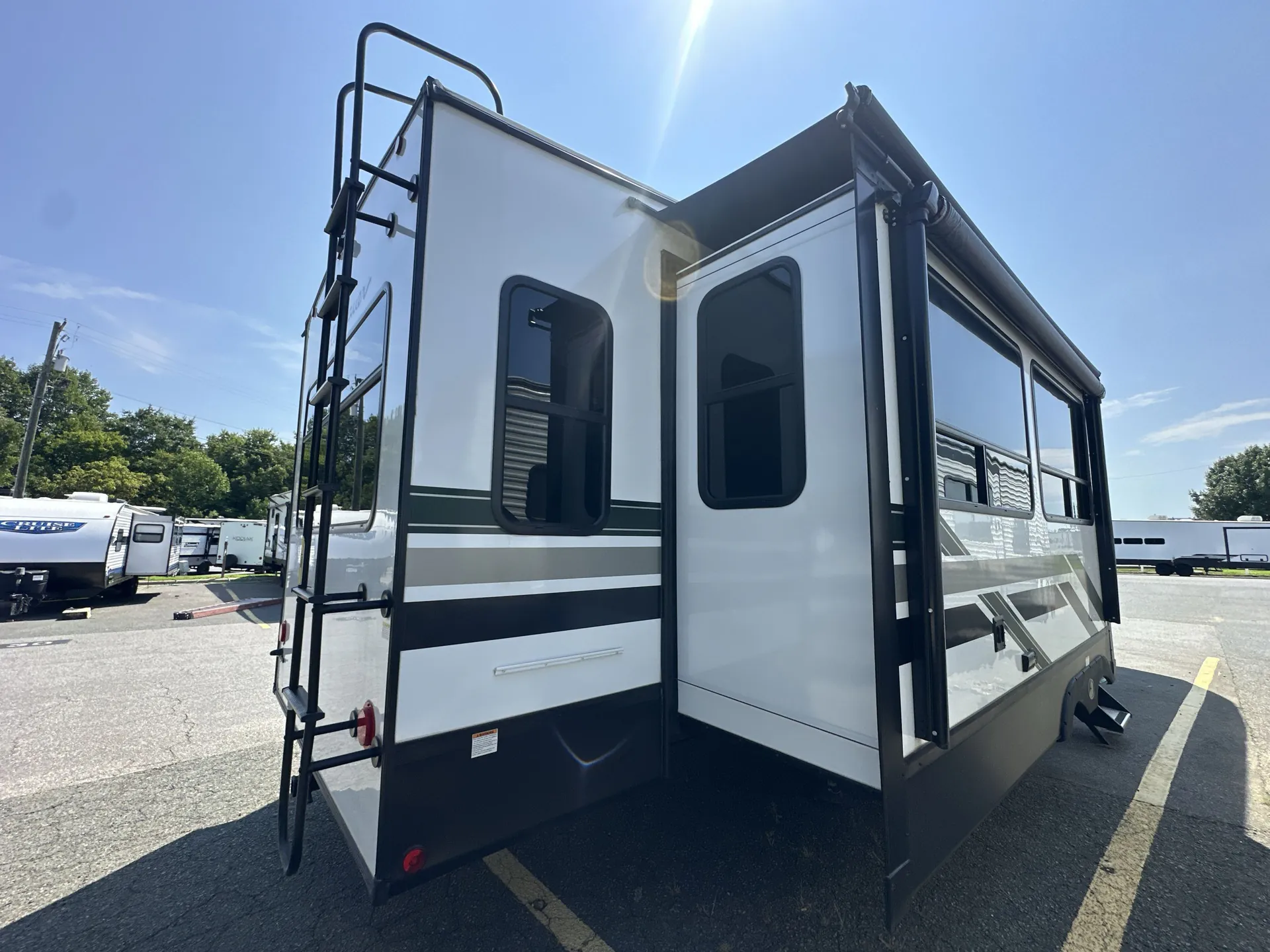 2024 Dutchmen Eddie Bauer 310RL — living area main