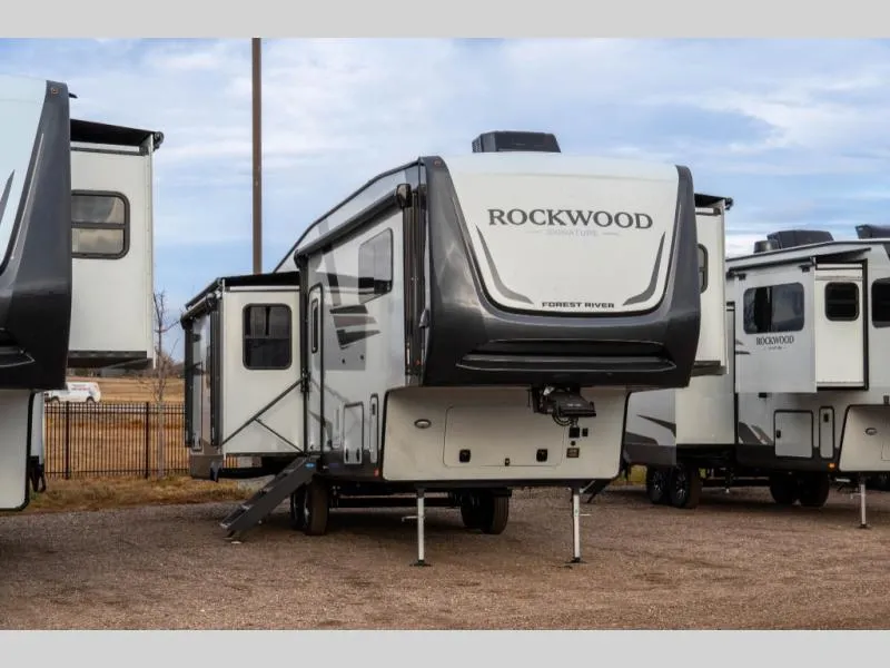 2026 Forest River Rockwood Signature R372RL - Photo 2
