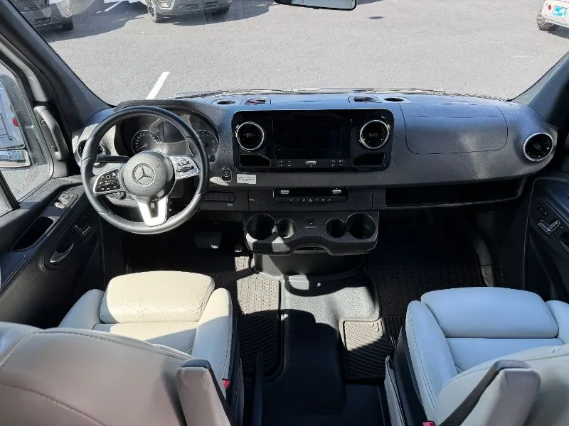 2023 Grech RV STRADA-ion AWD LOUNGE - Photo 4