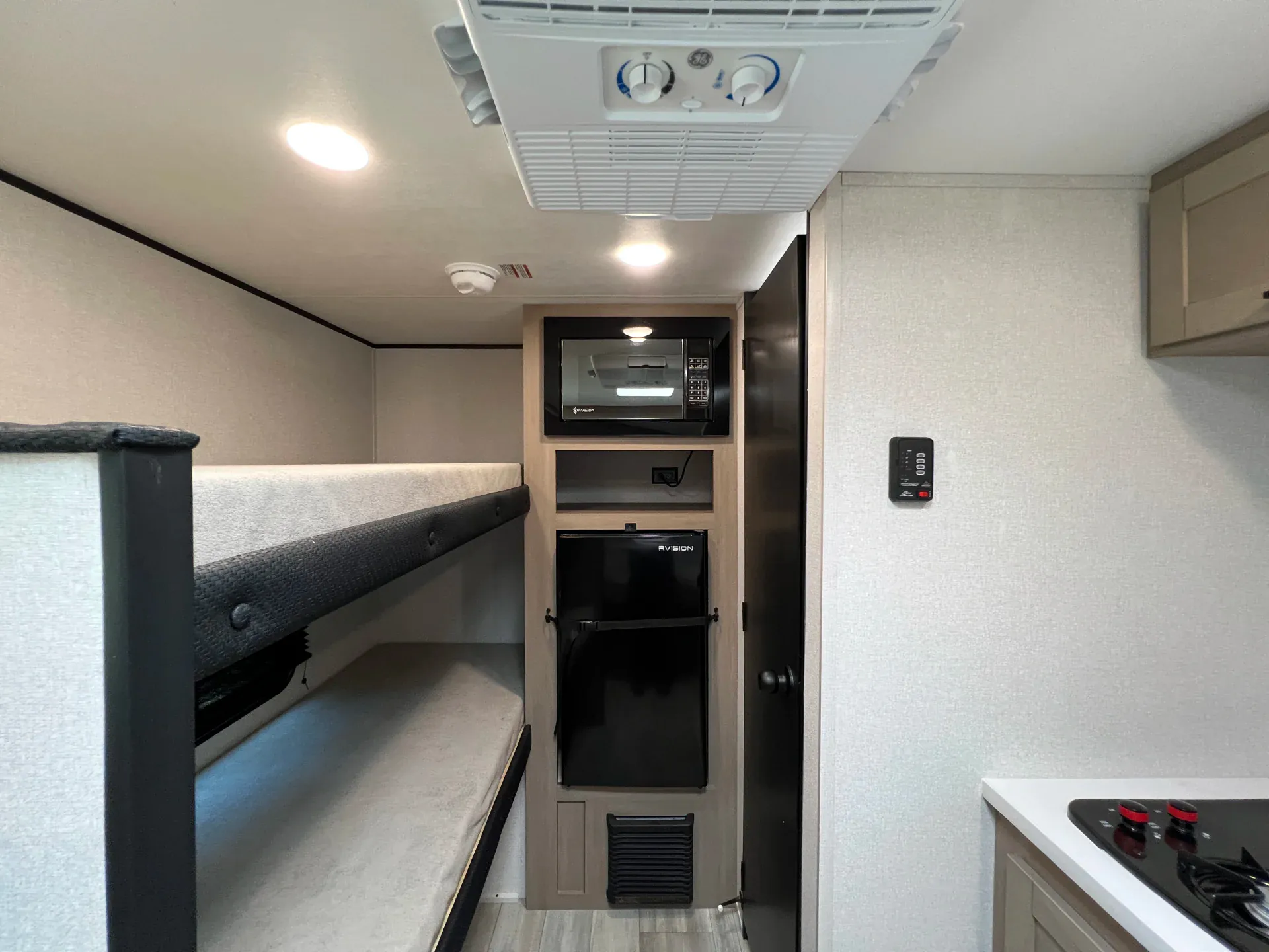 2026 Heartland Prowler Lynx 1300BH - Photo 4