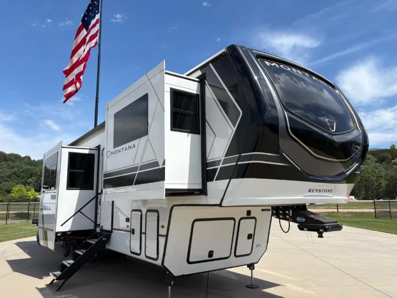 2026 Keystone Montana 3761FL - Photo 2