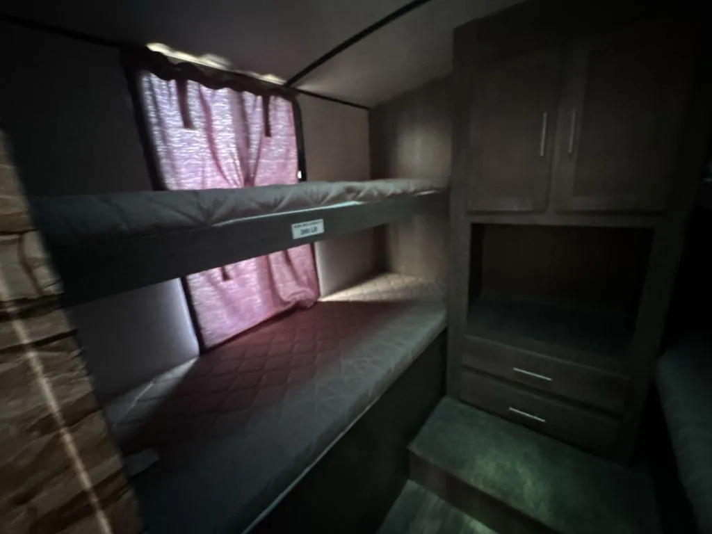 2018 Forest River RV Surveyor Legend 295QBLE, Photos photo 27