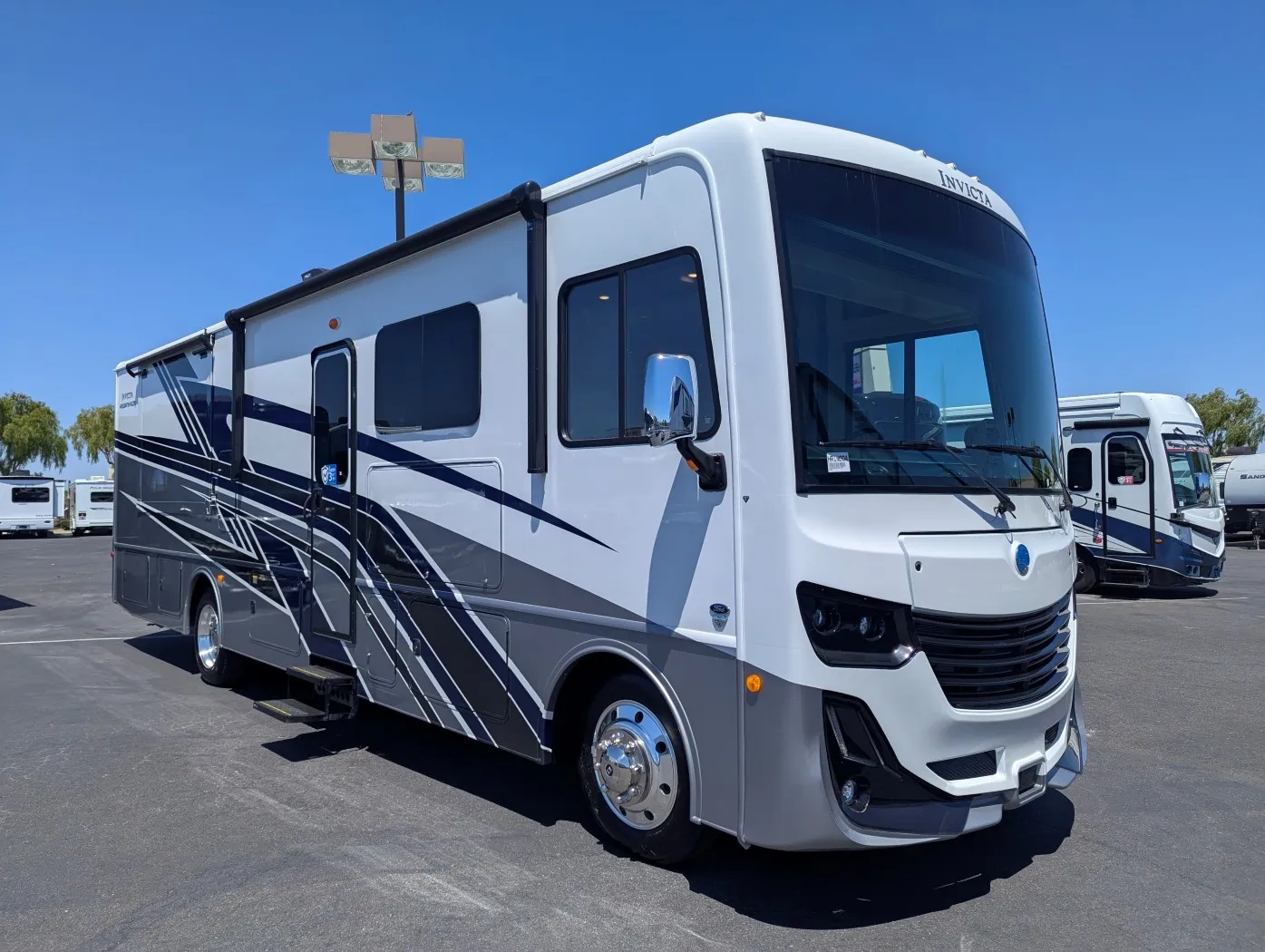 2026 Holiday Rambler Invicta 33HB - Photo 2