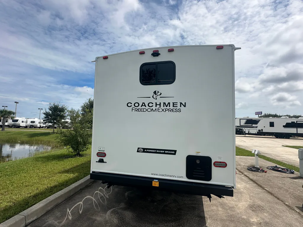 2026 Coachmen Freedom Express Select 30SE, Photos photo 12