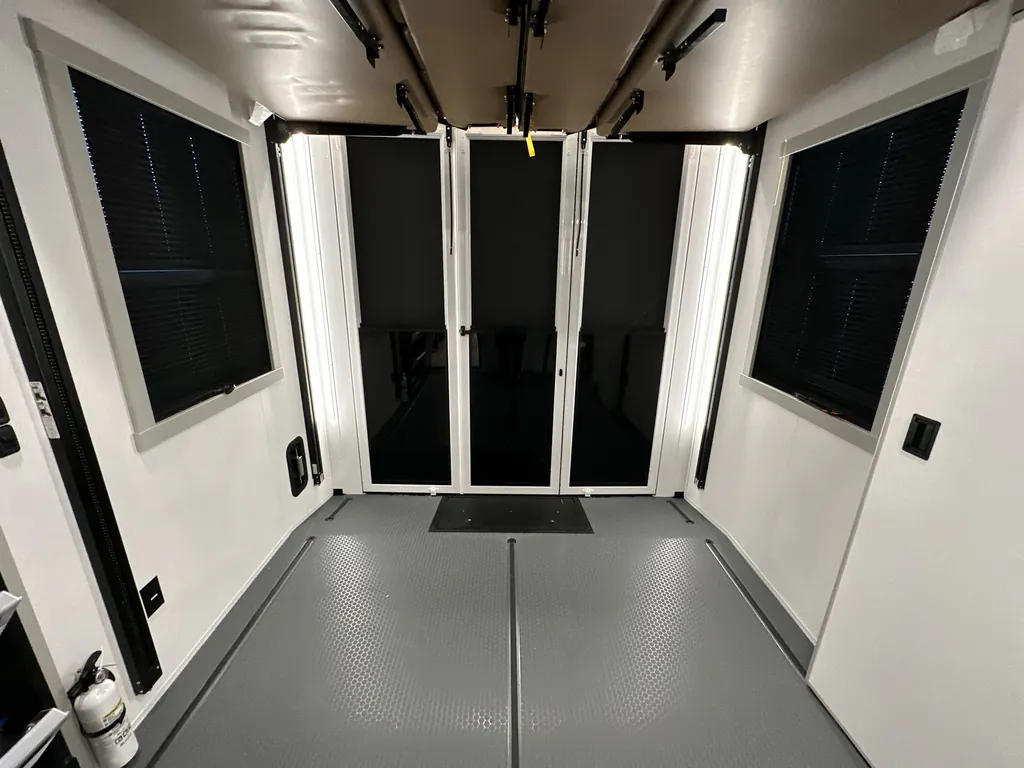 2026 Brinkley Model G 4150, Photos photo 30