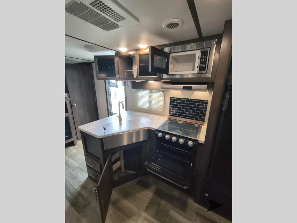 2019 Forest River Cherokee Alpha Wolf 26DBH-L, Photos photo 25