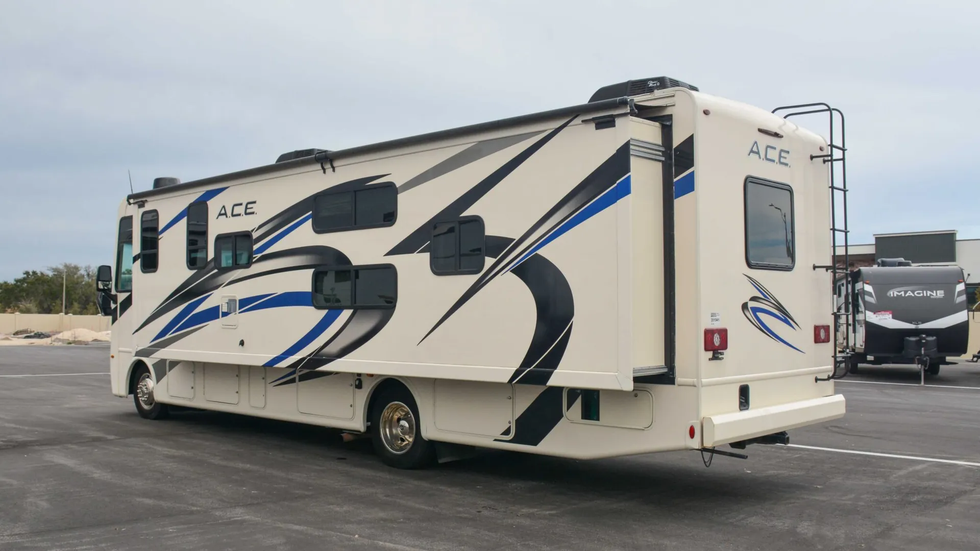2023 Thor Motor Coach ACE 32B - Photo 4