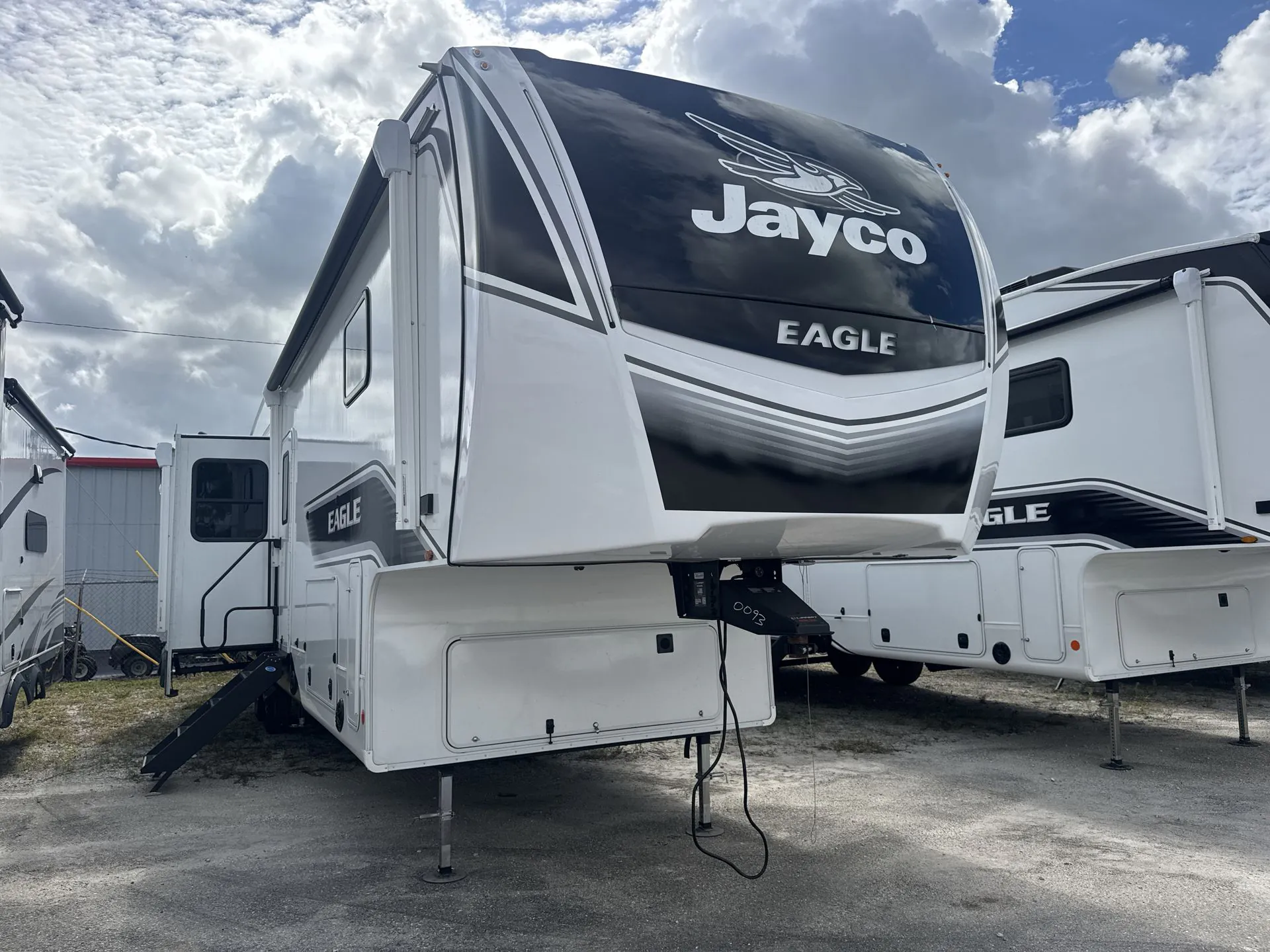 2026 Jayco Eagle 360DBOK - Photo 2