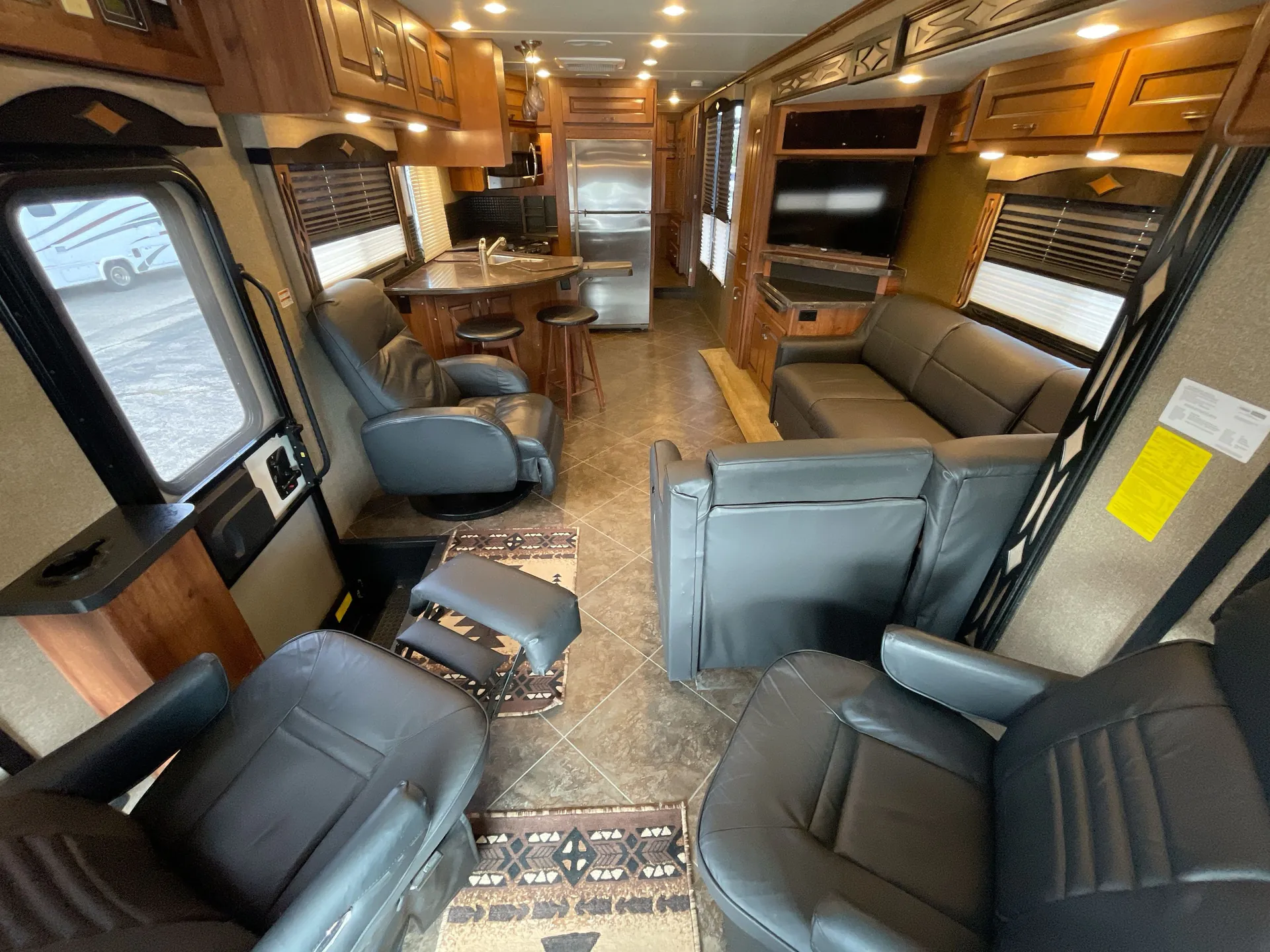 2014 Fleetwood Excursion 35B — cabinet
