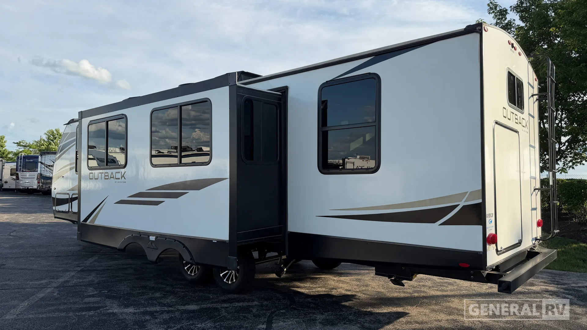 2023 Keystone Outback Ultra Lite 302UBH - Photo 4