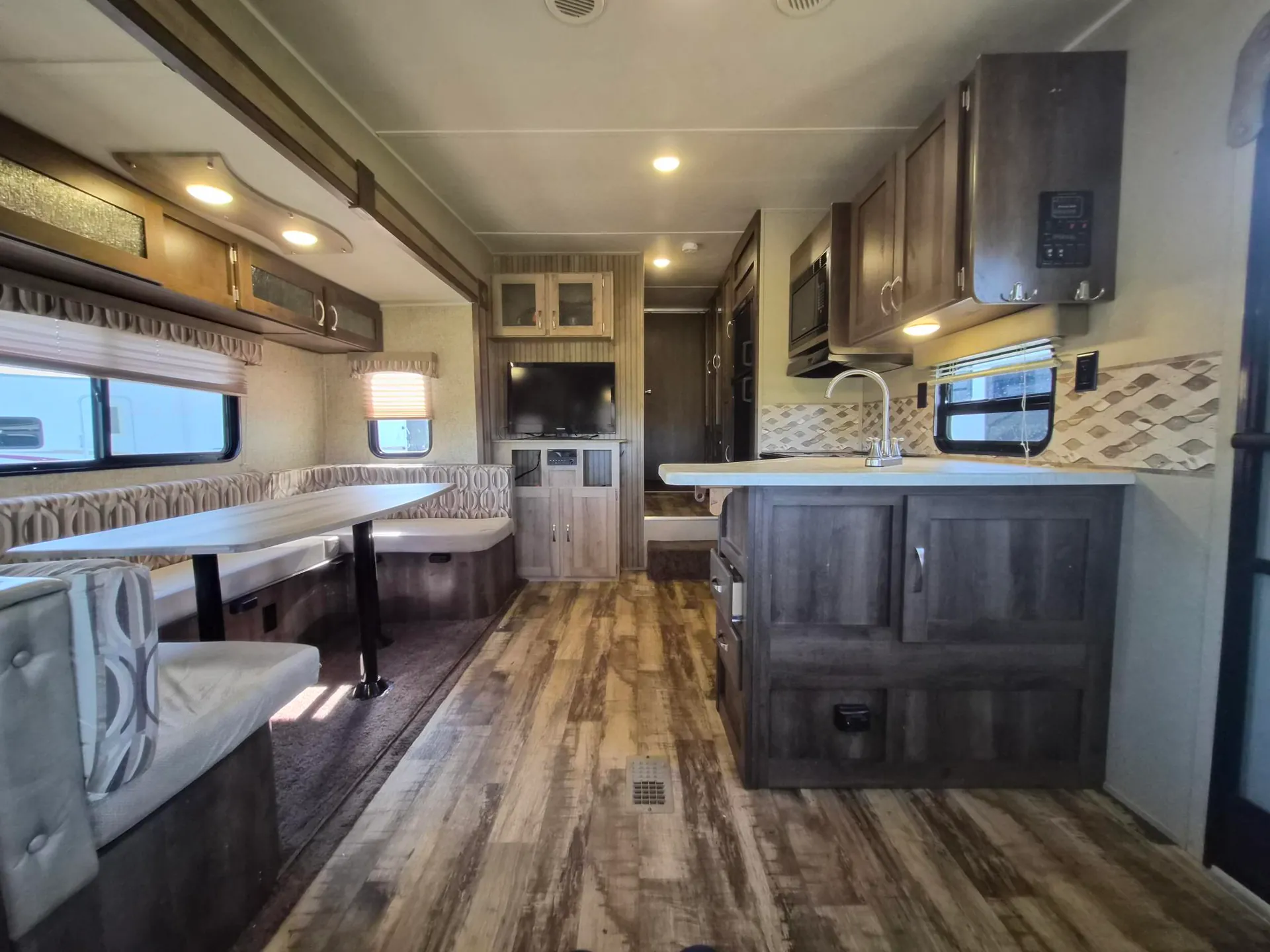2016 Palomino Puma 253FBS - Photo 3