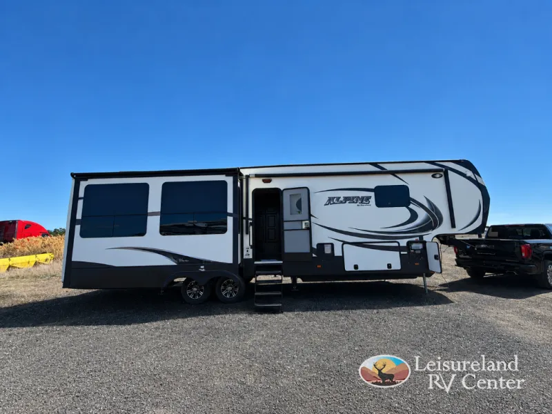 2015 Keystone RV Alpine 3555RL - Photo 3