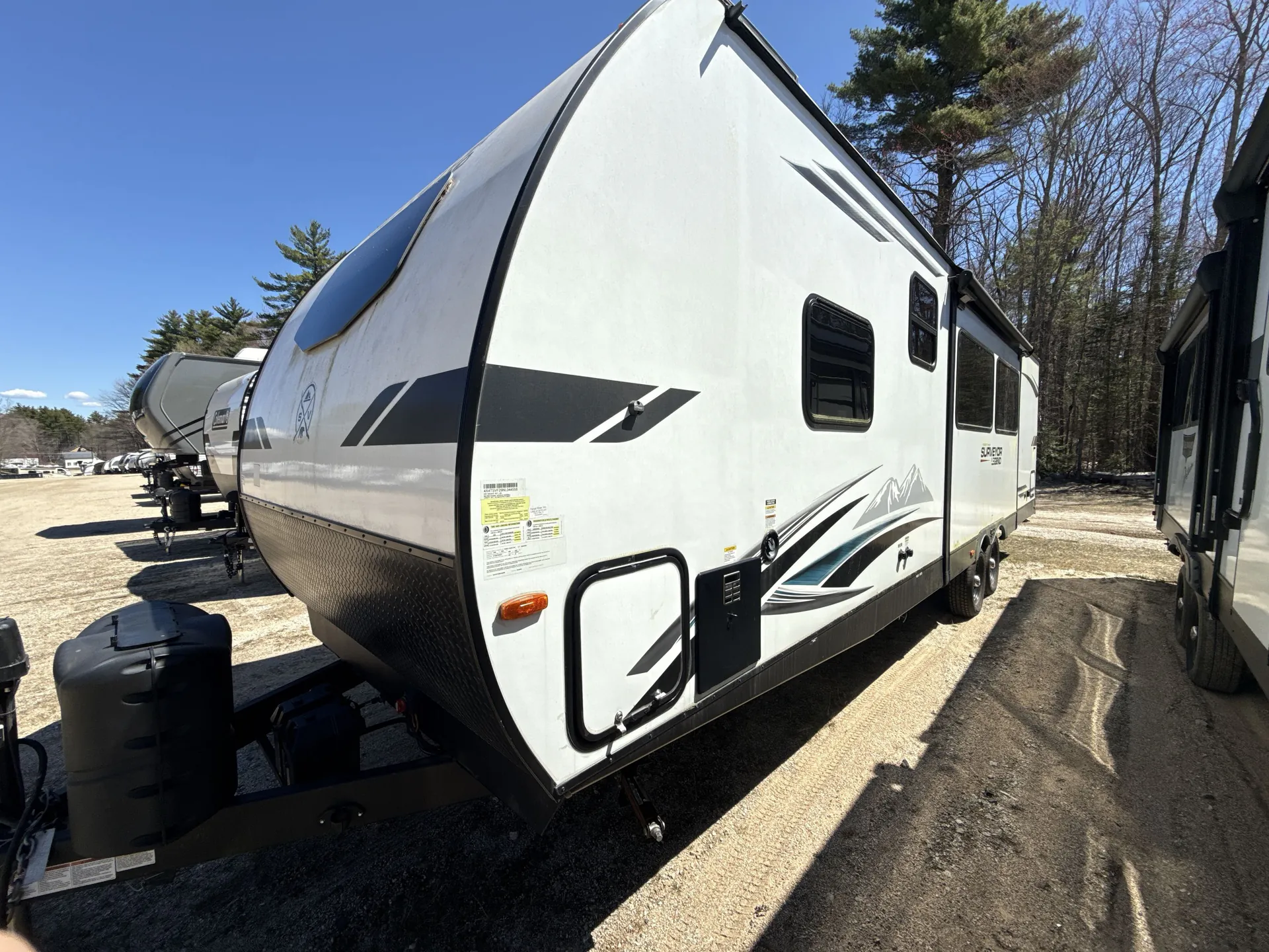 2022 Forest River Surveyor Legend 296QBLE — off campside