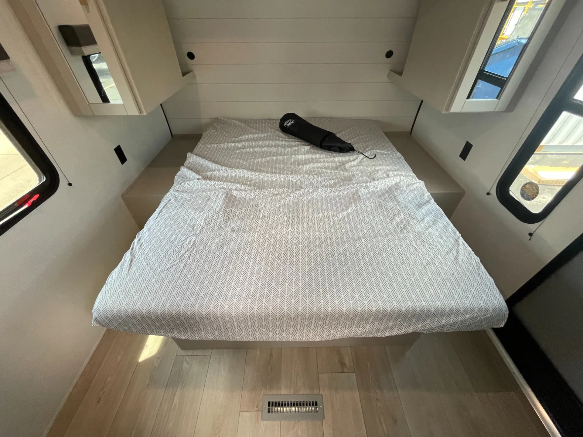 2027 Jayco Jay Flight 262RLS - Photo 4