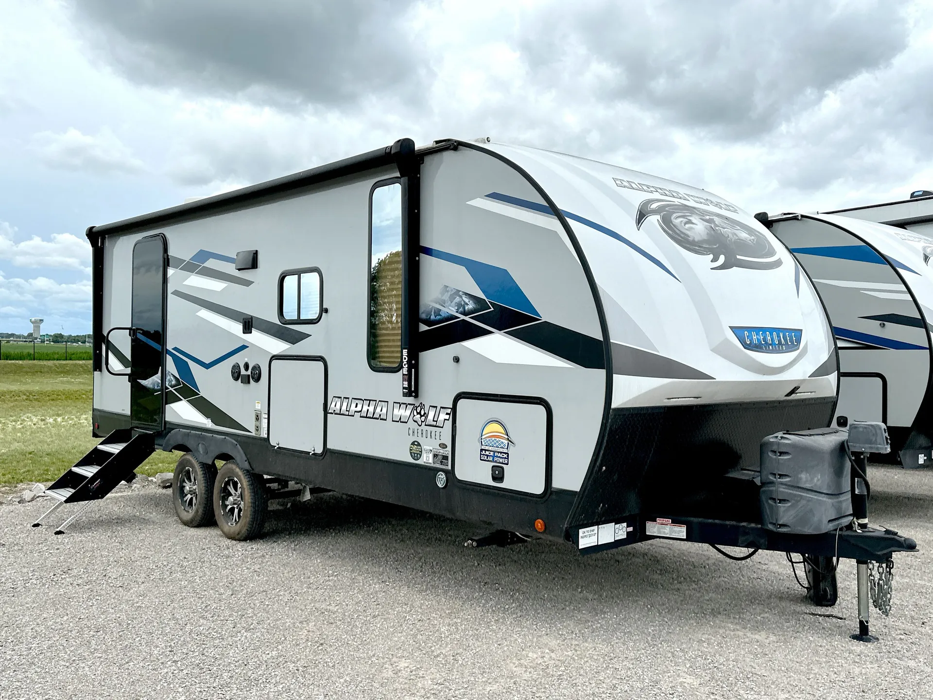 2023 Forest River Cherokee Alpha Wolf 22SW-L