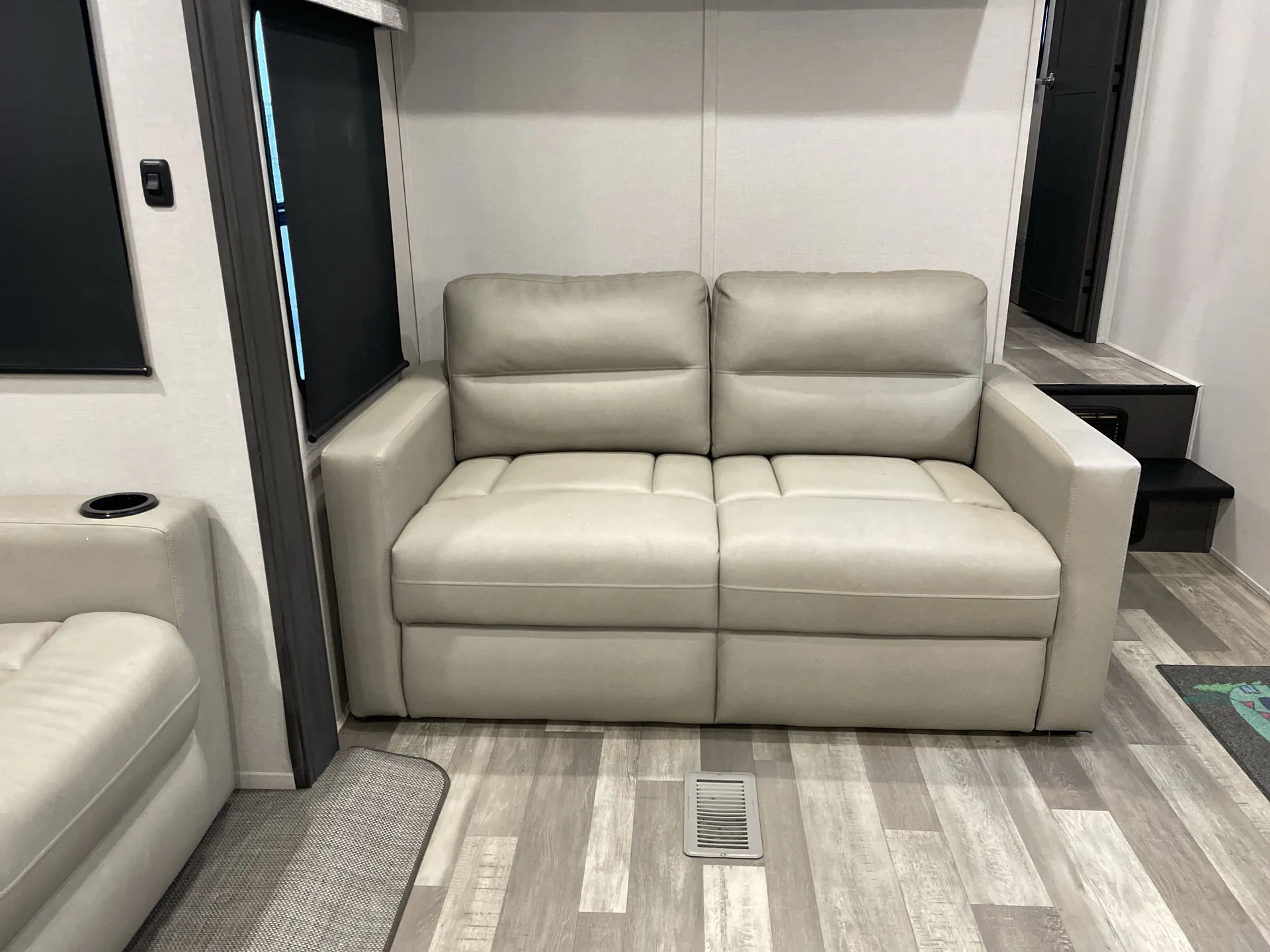 2026 shasta Phoenix Lite 368TBH — living area main