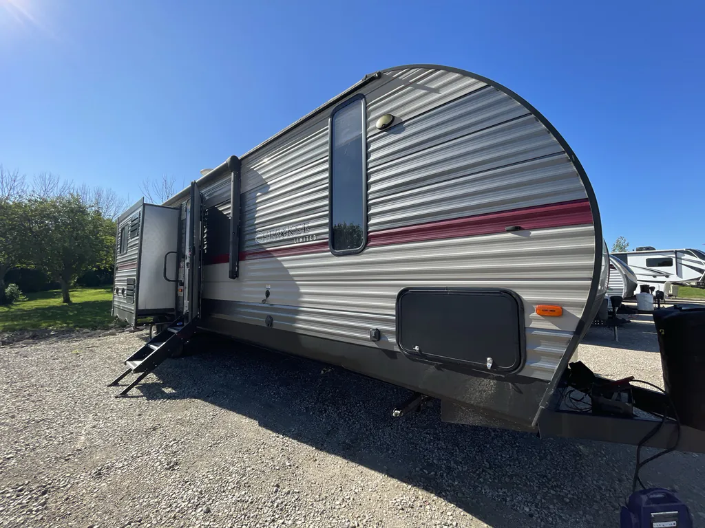 2019 Forest River Cherokee 304BH, Photos photo 22