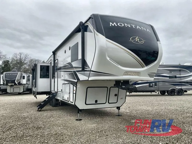 2025 Keystone Montana 3623EB - Photo 2