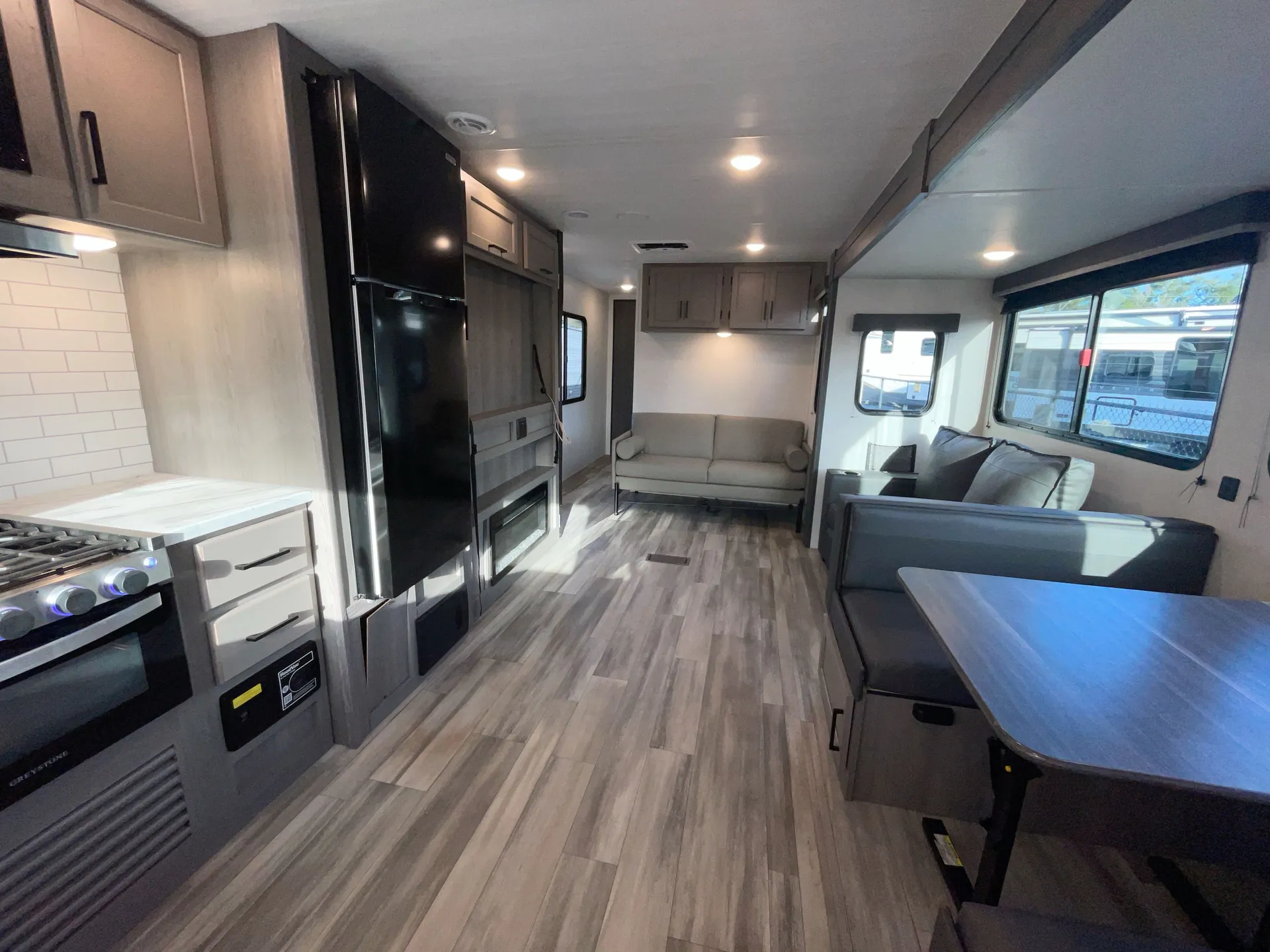 2024 Keystone Hideout 34FKDS — living area main