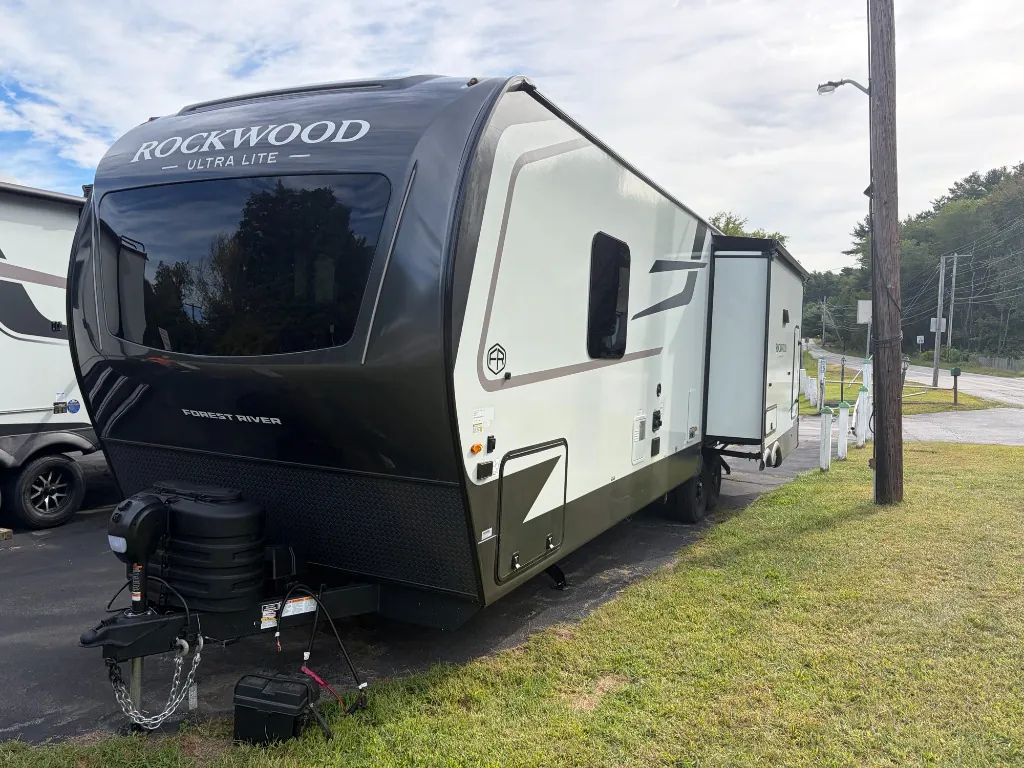 2027 Forest River Rockwood Ultra Lite 2916RL - Photo 3