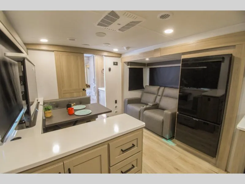 2026 Forest River Rockwood Ultra Lite 2619FK - Photo 3