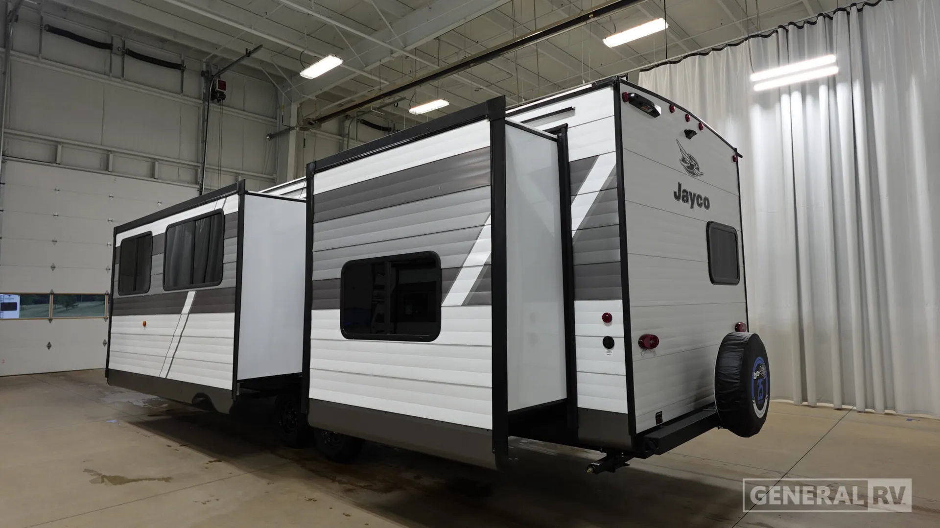 2027 Jayco Jay Flight SLX 321BDS - Photo 4