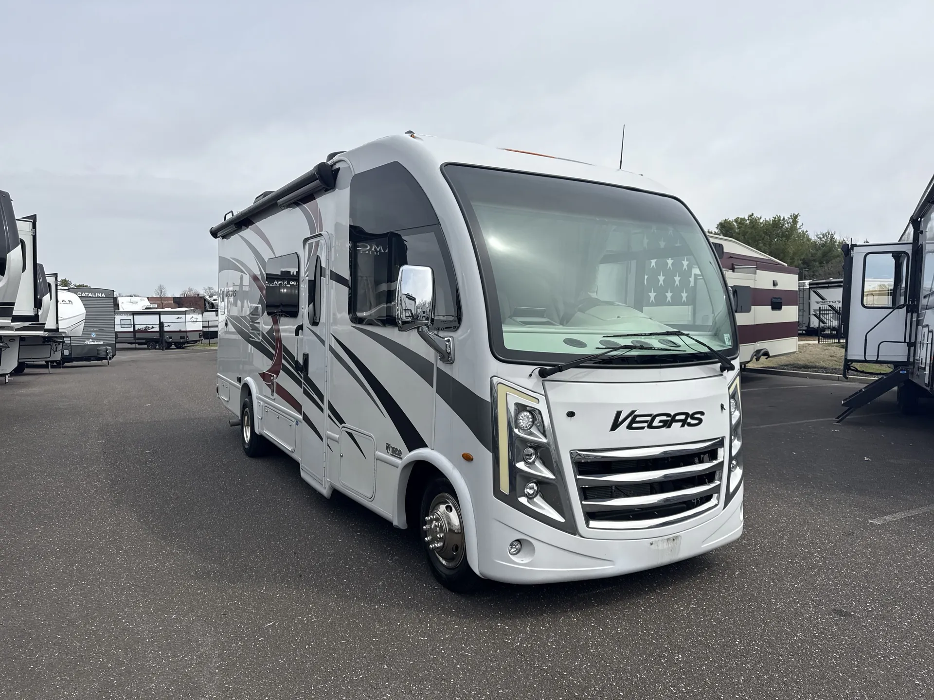 2023 Thor Motor Coach Vegas 24.4 — Photo 1
