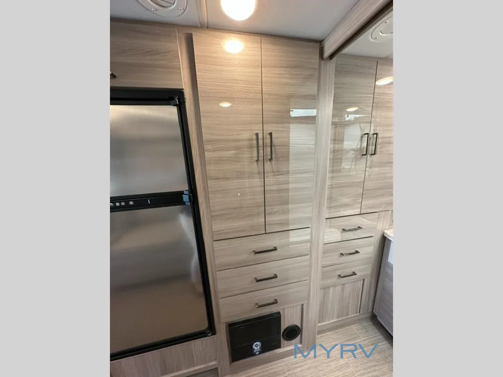 2023 Thor Motor Coach Tiburon 24FB, Photos photo 20