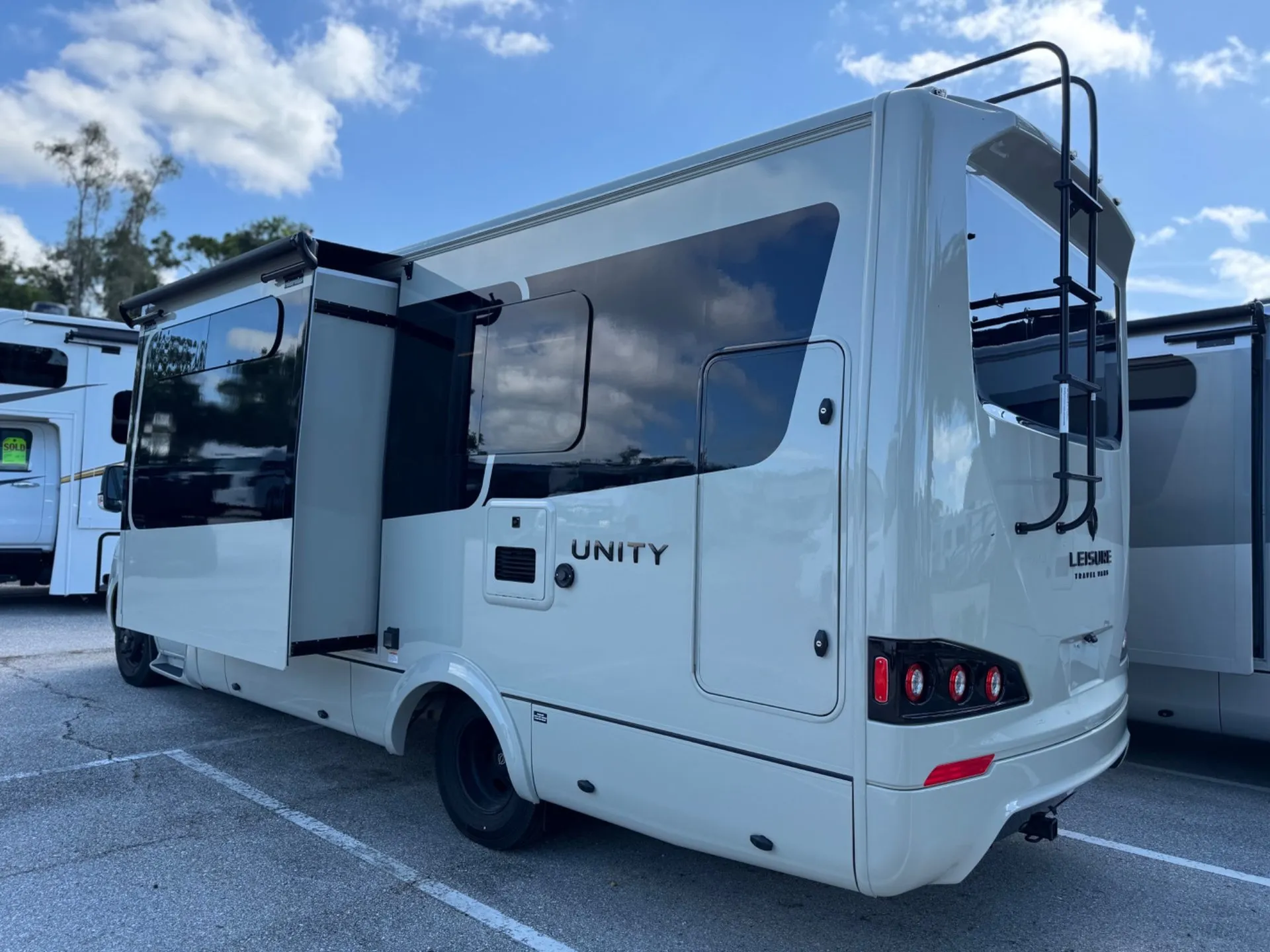 2026 Leisure Travel Vans Unity 24MBL - Photo 3