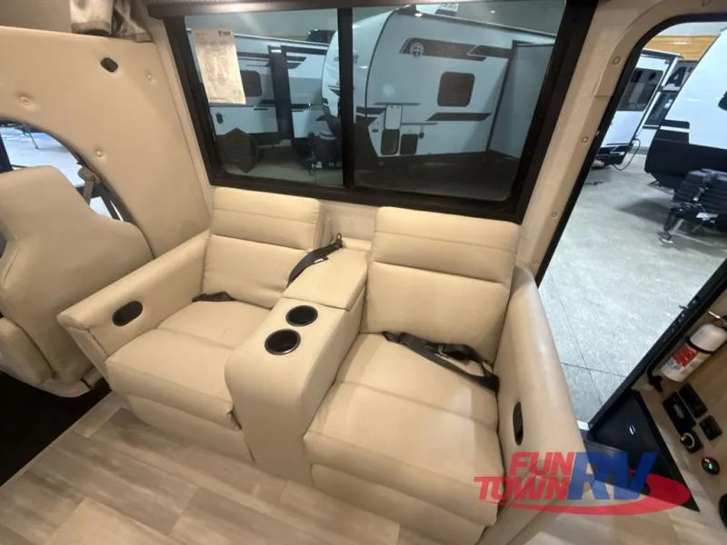 2026 Thor Motor Coach Four Winds 29K - Photo 4