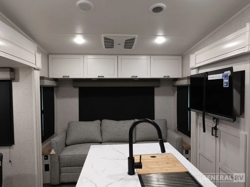 2025 Highland Ridge Roamer Light Duty 244RLS - Photo 3