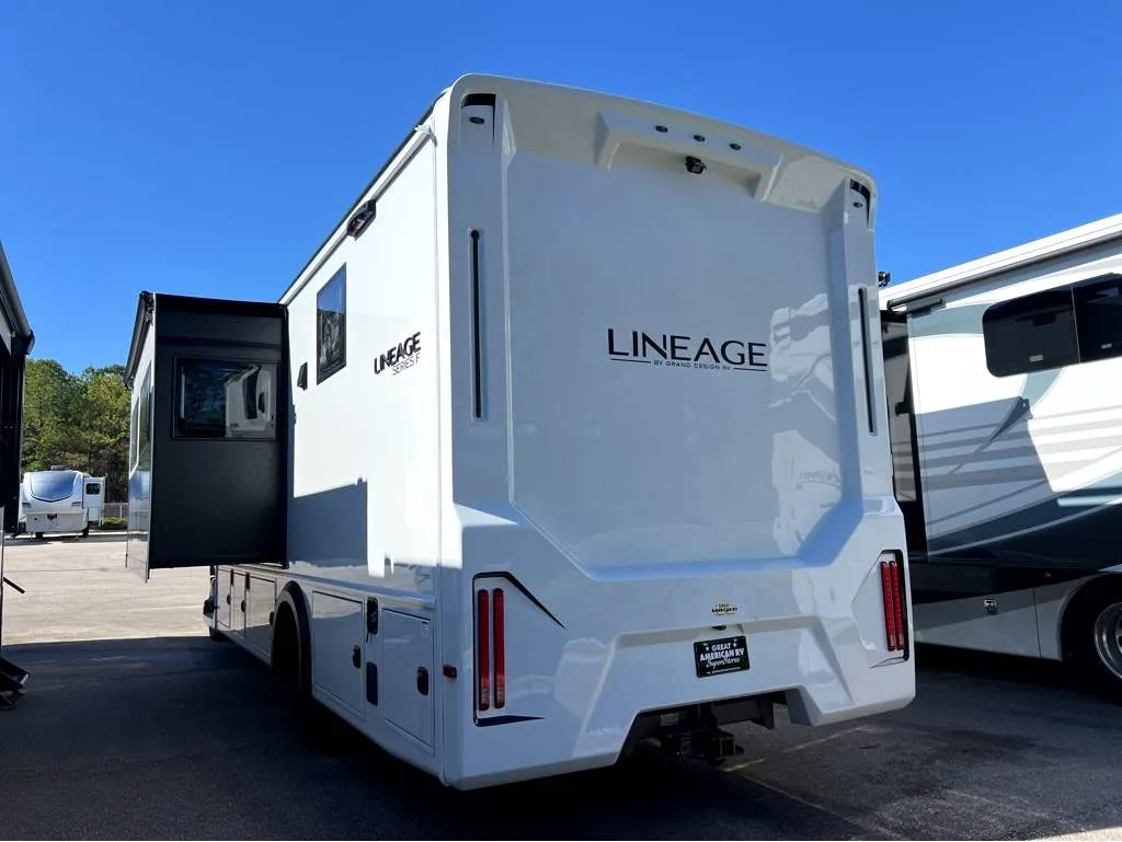 2026 Grand Design Lineage Series F 31ZW - Photo 4