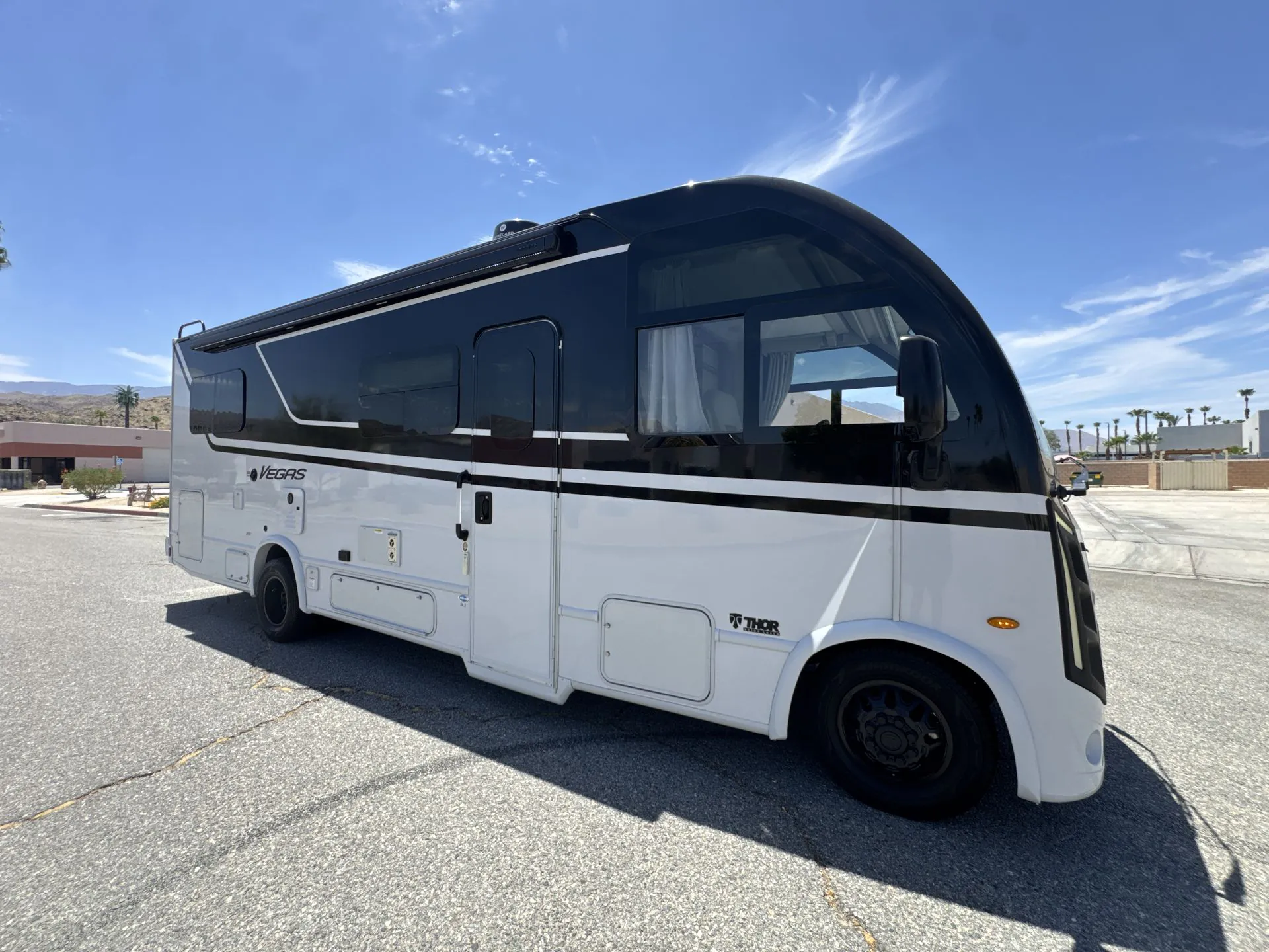 2026 Thor Motor Coach Vegas 262 - Photo 2